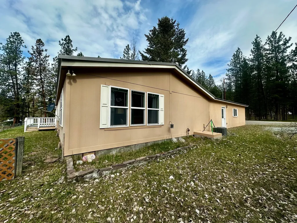 1595 River Bend Road Superior MT 59872