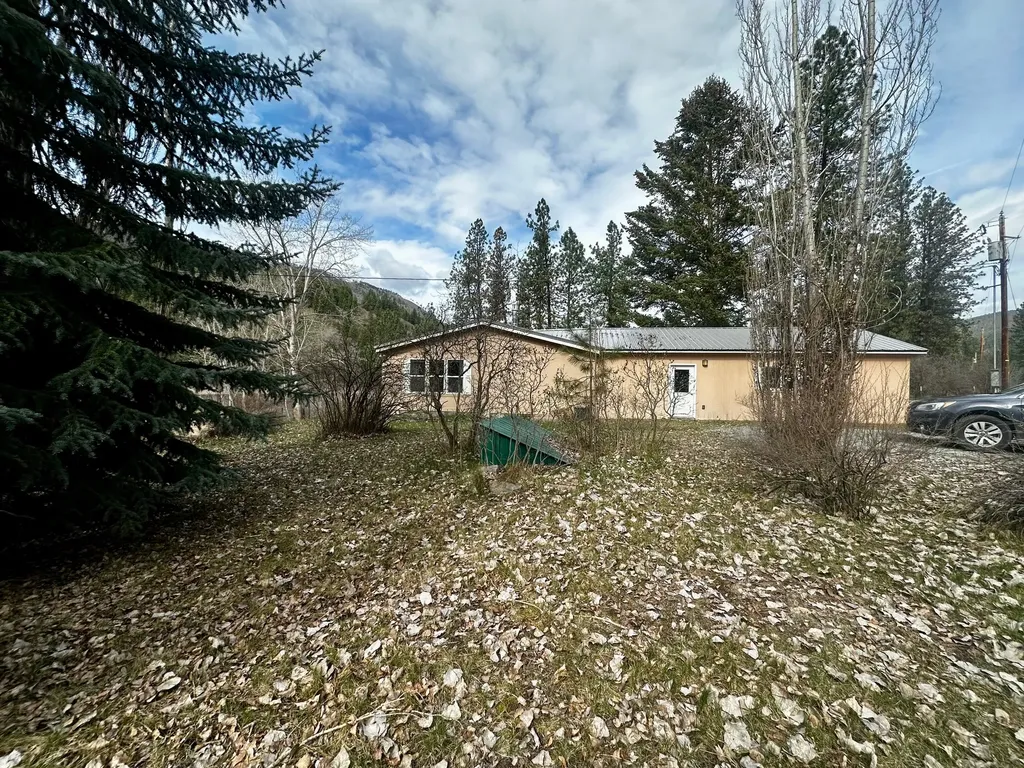 1595 River Bend Road Superior MT 59872