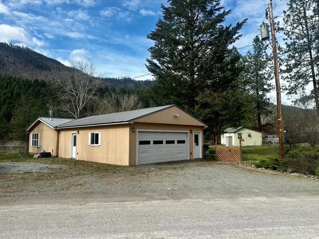 1595 River Bend Road Superior MT 59872
