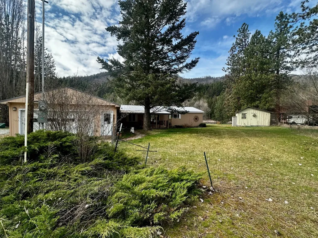 1595 River Bend Road Superior MT 59872