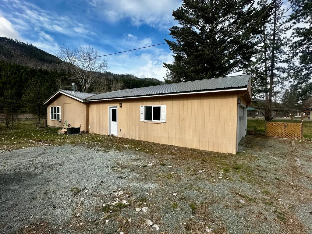 1595 River Bend Road Superior MT 59872
