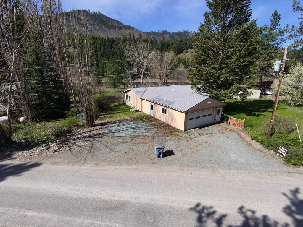 1595 River Bend Road Superior MT 59872