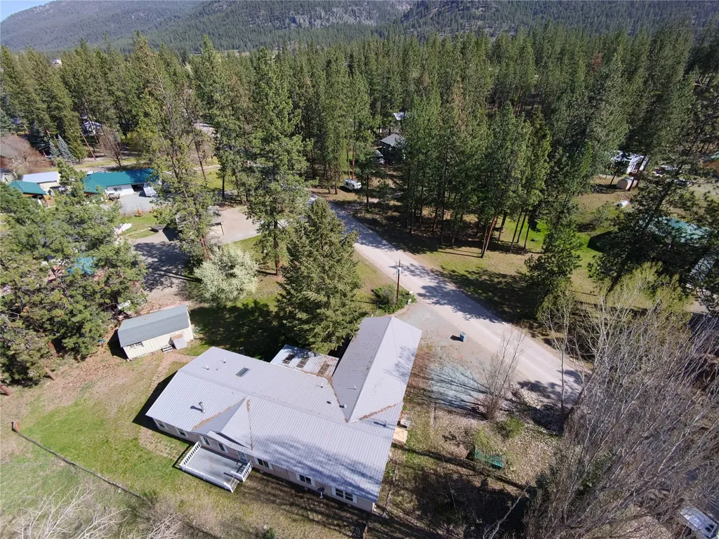 1595 River Bend Road Superior MT 59872