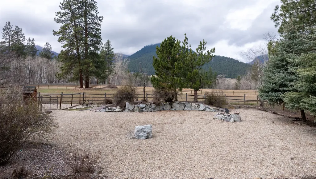 234 Bridle Trail Stevensville MT 59870