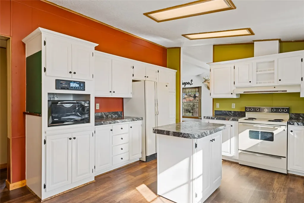2736 Iroquois Trail Victor MT 59875