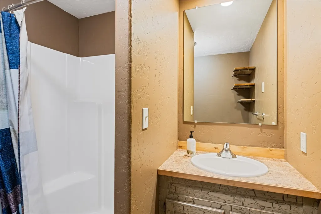 2736 Iroquois Trail Victor MT 59875
