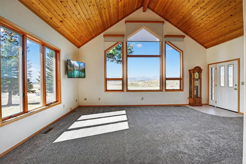 100 Mountain Circle Eureka MT 59917