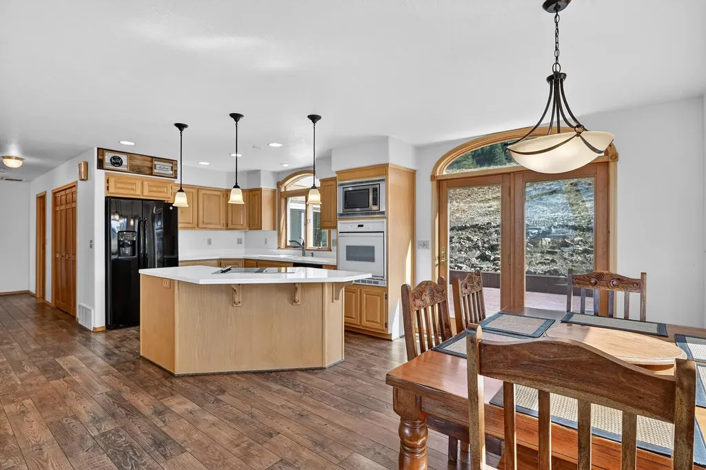 100 Mountain Circle Eureka MT 59917