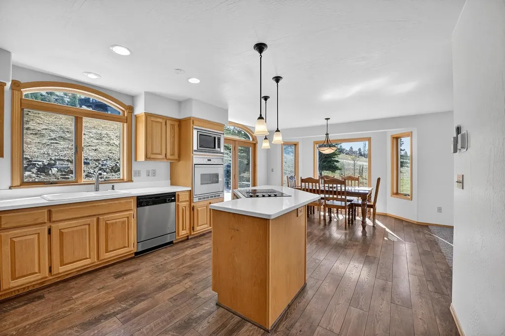 100 Mountain Circle Eureka MT 59917