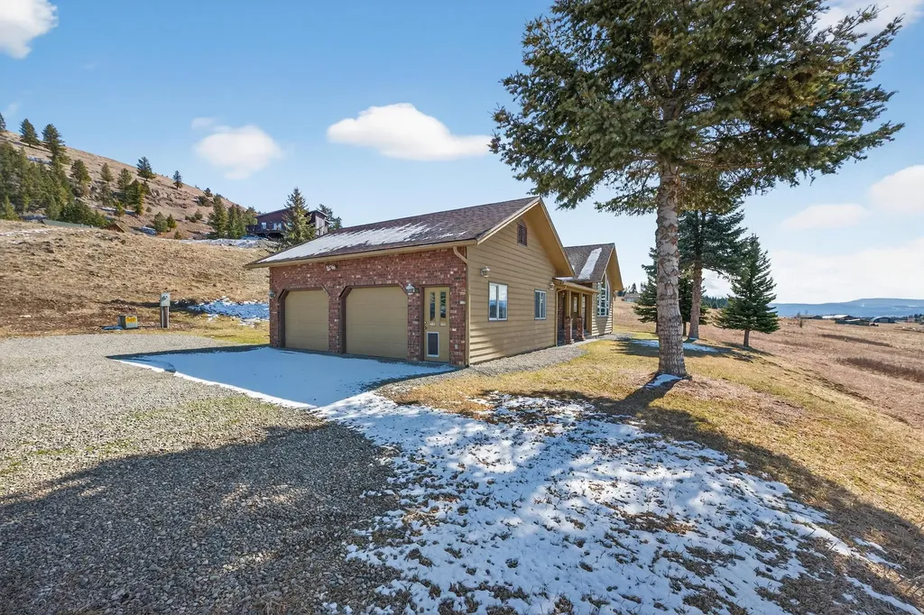 100 Mountain Circle Eureka MT 59917