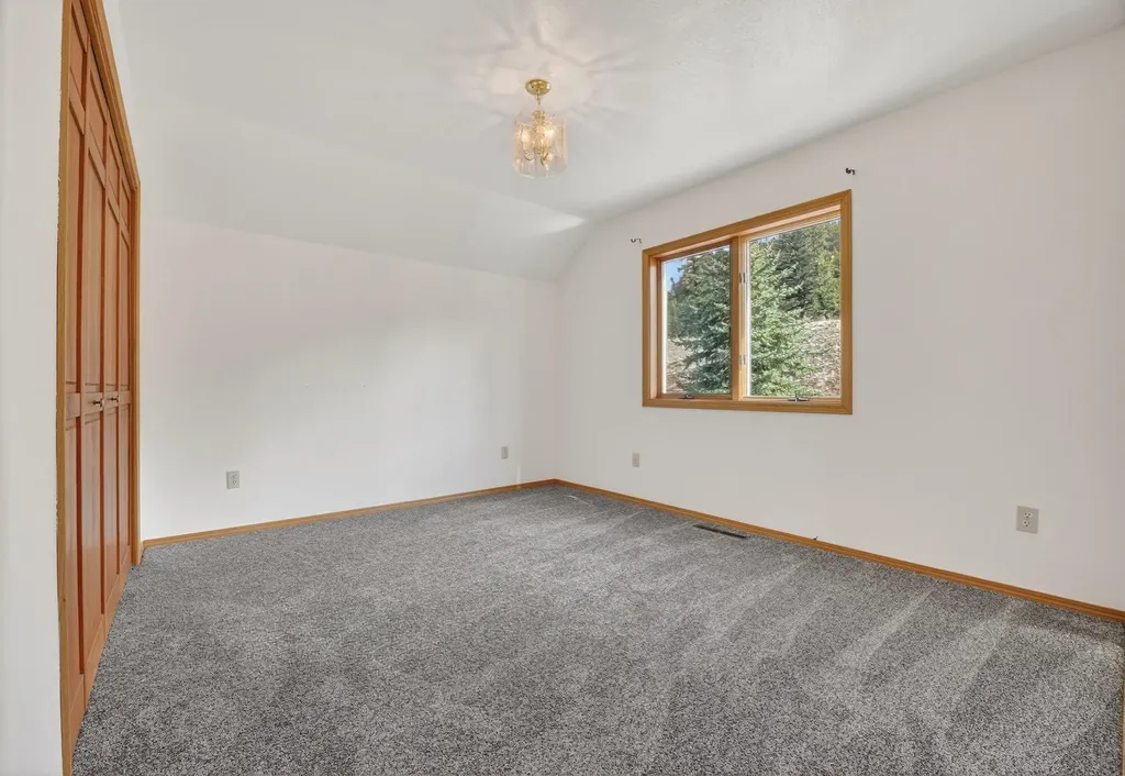 100 Mountain Circle Eureka MT 59917