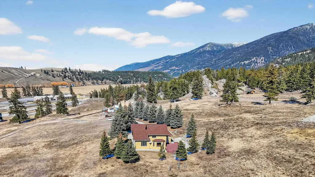 100 Mountain Circle Eureka MT 59917