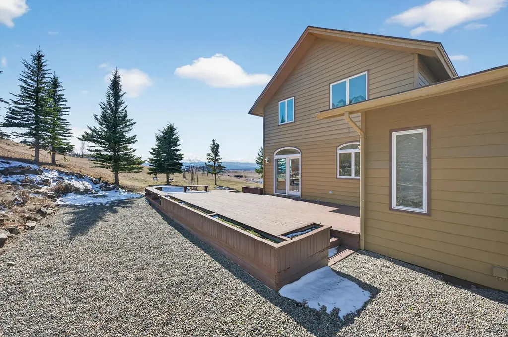 100 Mountain Circle Eureka MT 59917