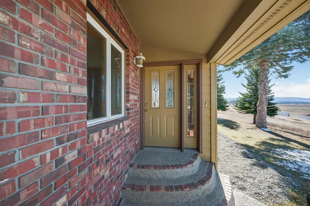 100 Mountain Circle Eureka MT 59917