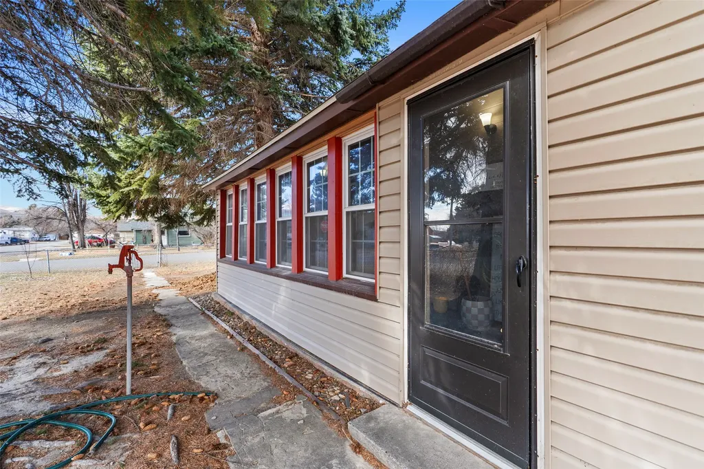 133 S Oak Street Townsend MT 59644