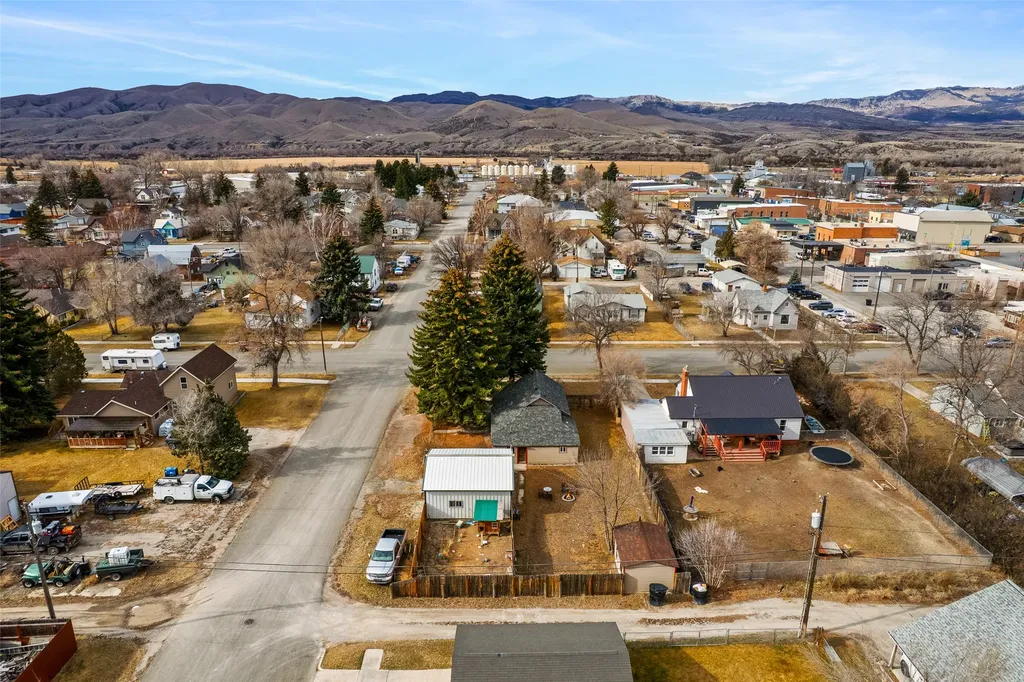133 S Oak Street Townsend MT 59644