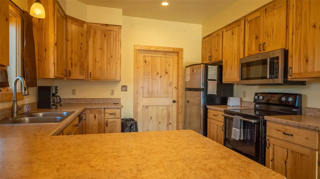 145 Spires Way Divide MT 59727