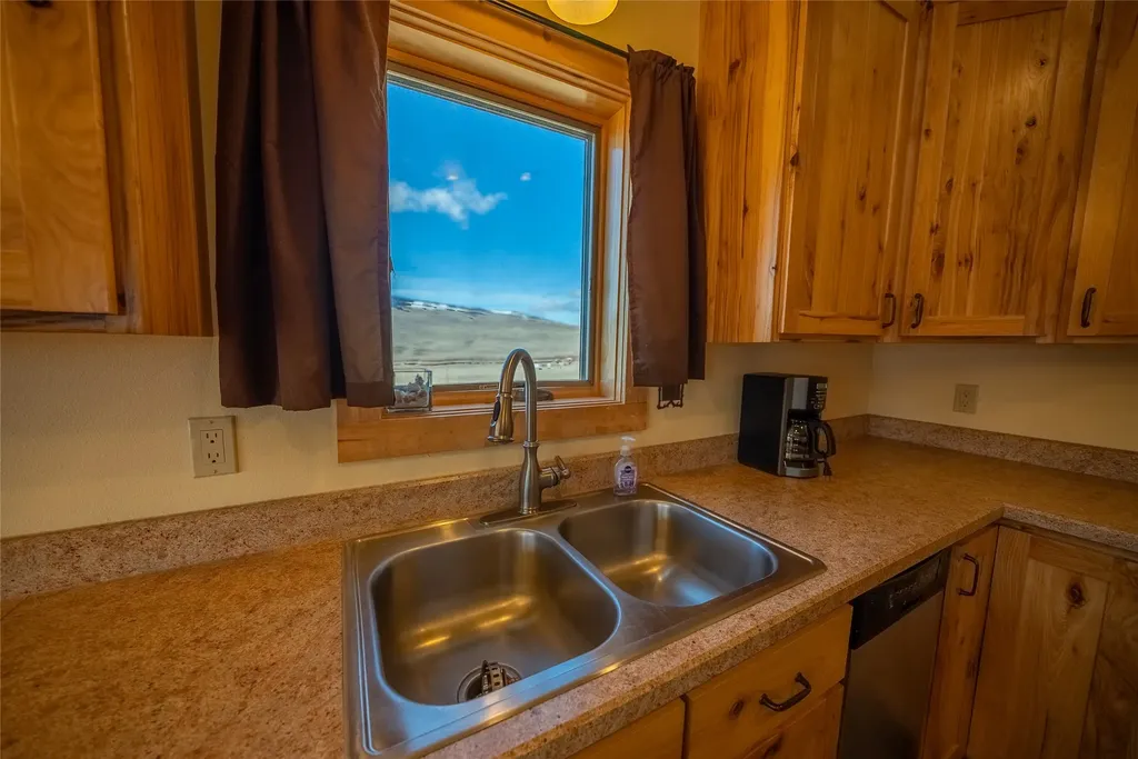 145 Spires Way Divide MT 59727