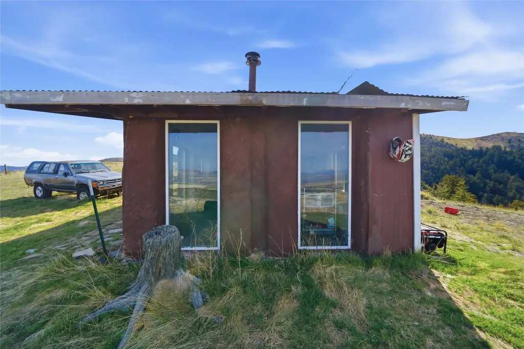 112 Lone Wolf Trail Three Forks MT 59752