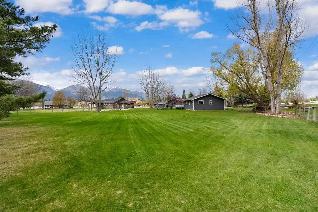 156 Apple Valley Way Florence MT 59833