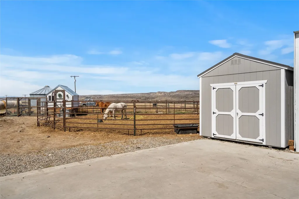 2117 Nixon Gulch Road Manhattan MT 59741