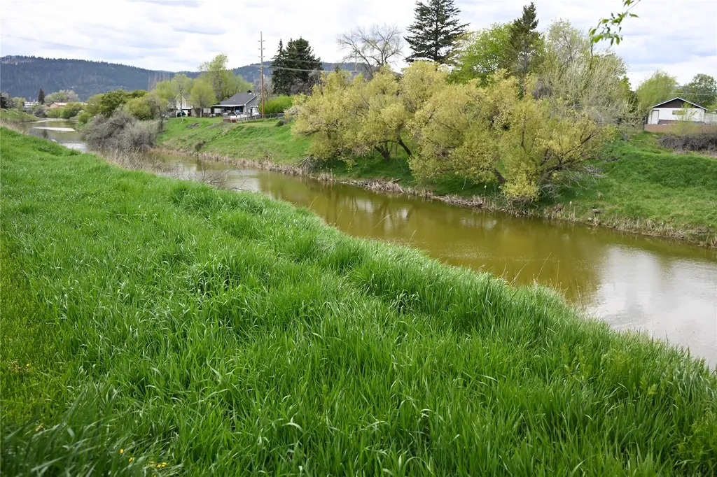 1681 Bull Run Kalispell MT 59901