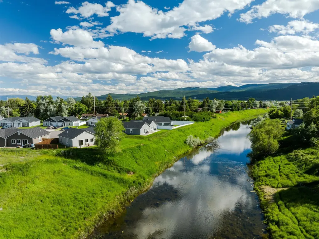 1681 Bull Run Kalispell MT 59901