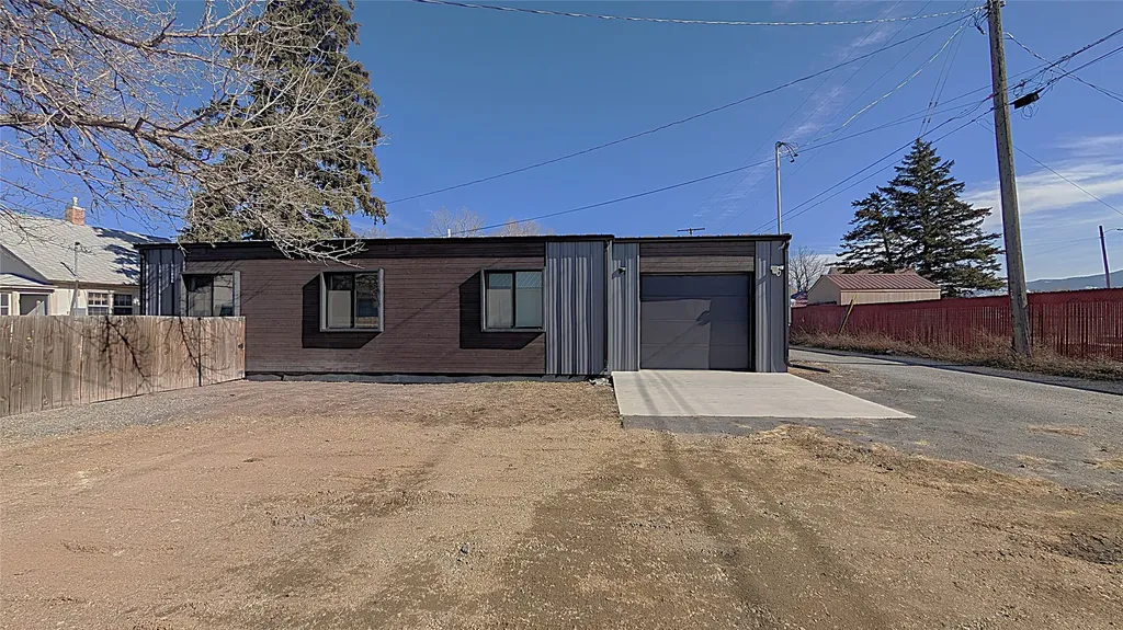 8 N 3rd Street East Helena MT 59635