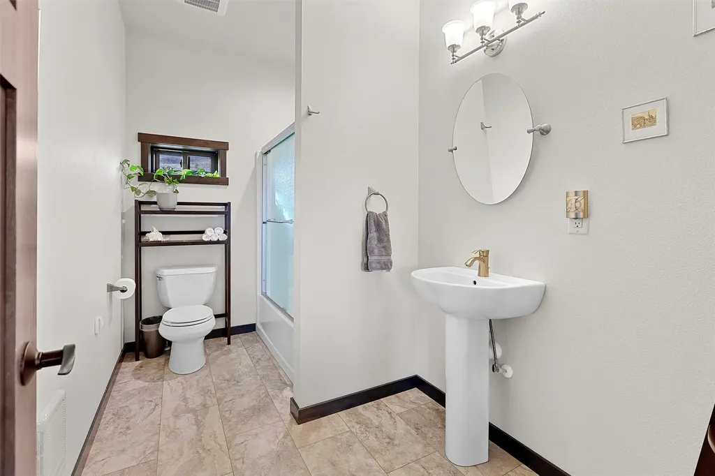 9701 Mount Highway 200 Dixon MT 59831