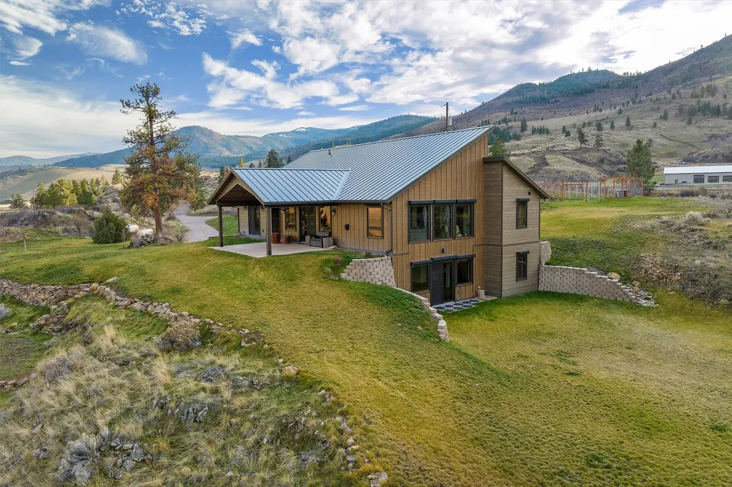 9701 Mount Highway 200 Dixon MT 59831