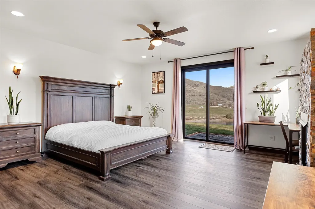 9701 Mount Highway 200 Dixon MT 59831