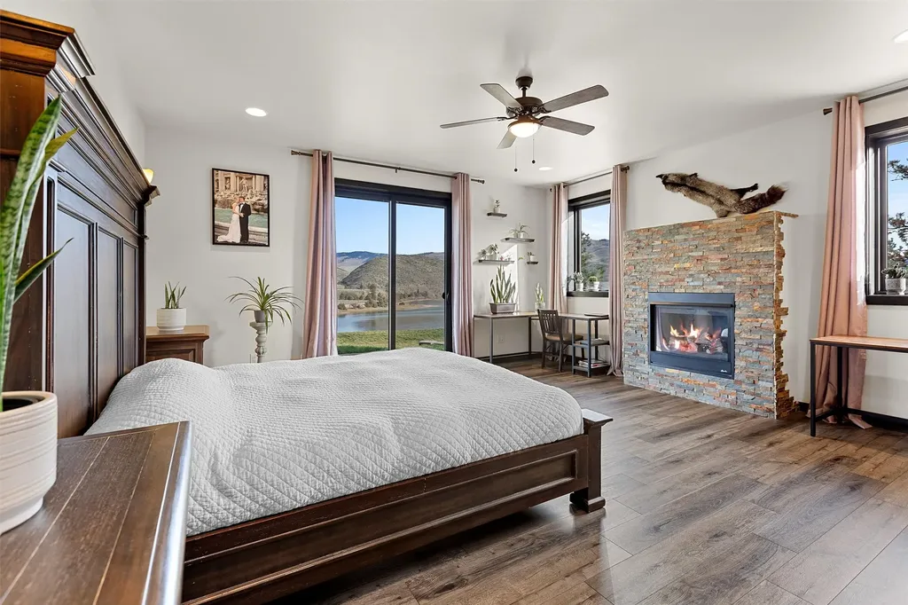 9701 Mount Highway 200 Dixon MT 59831