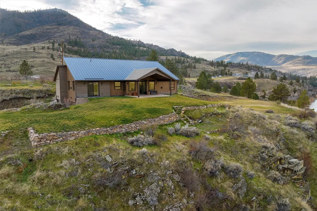9701 Mount Highway 200 Dixon MT 59831