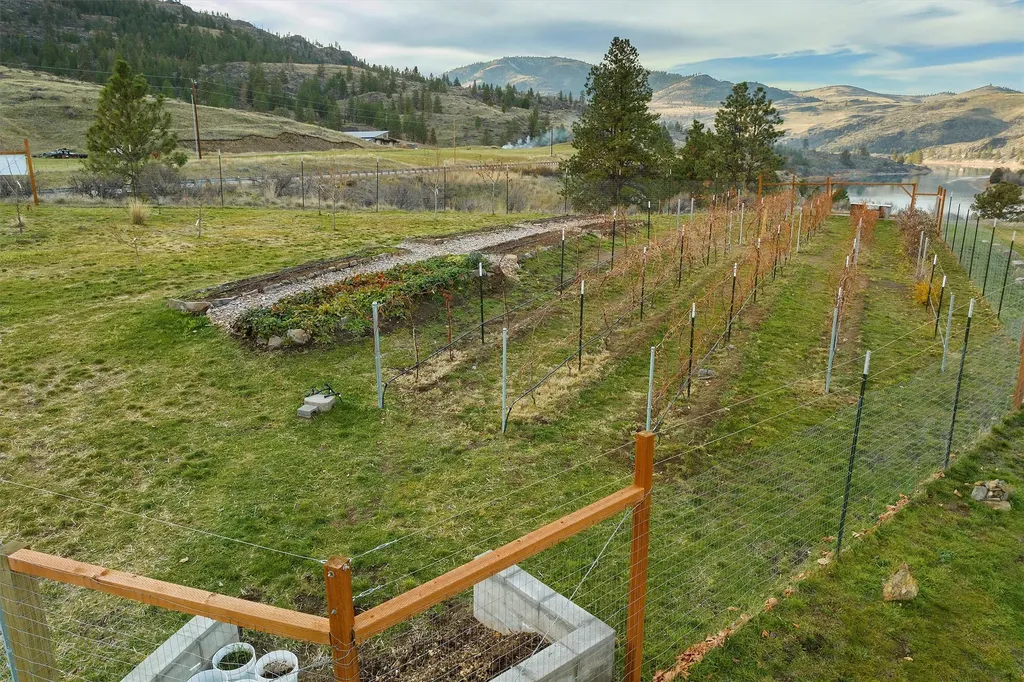 9701 Mount Highway 200 Dixon MT 59831