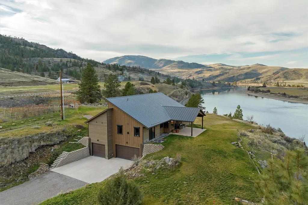 9701 Mount Highway 200 Dixon MT 59831