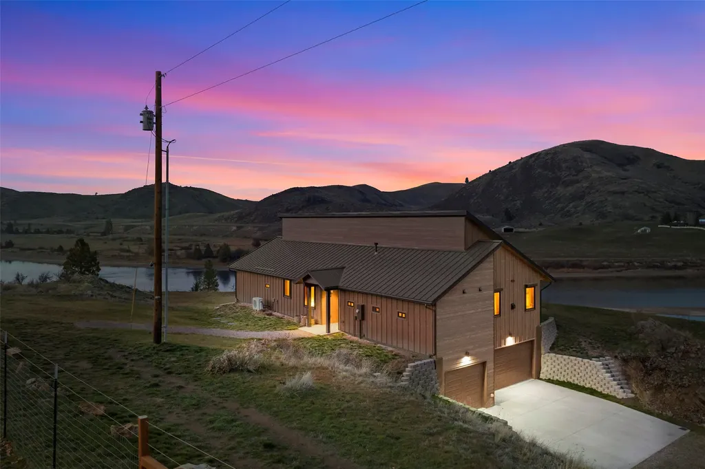 9701 Mount Highway 200 Dixon MT 59831