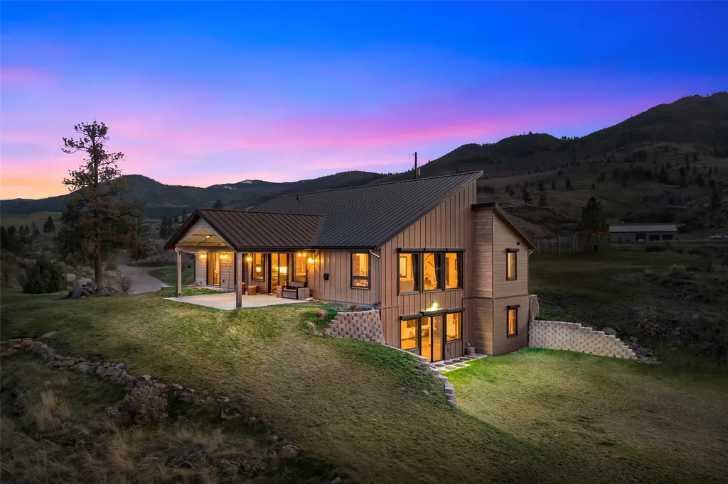 9701 Mount Highway 200 Dixon MT 59831
