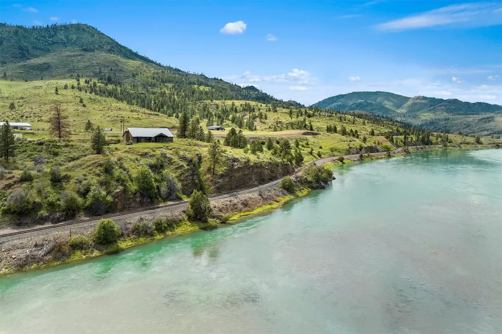 9701 Mount Highway 200 Dixon MT 59831