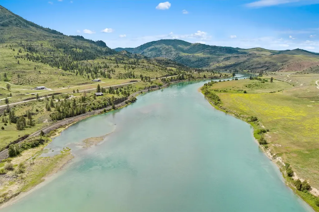 9701 Mount Highway 200 Dixon MT 59831
