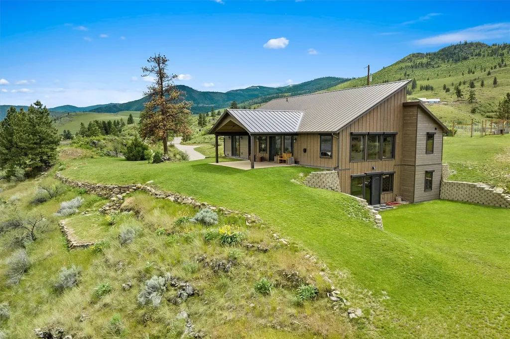 9701 Mount Highway 200 Dixon MT 59831