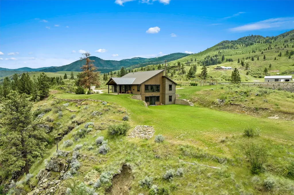 9701 Mount Highway 200 Dixon MT 59831