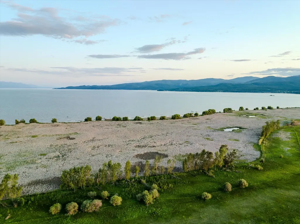 936 Mount Highway 82 Somers MT 59932