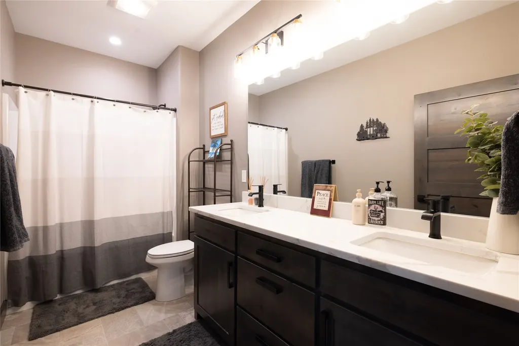815 Velvet Grove Eureka MT 59917