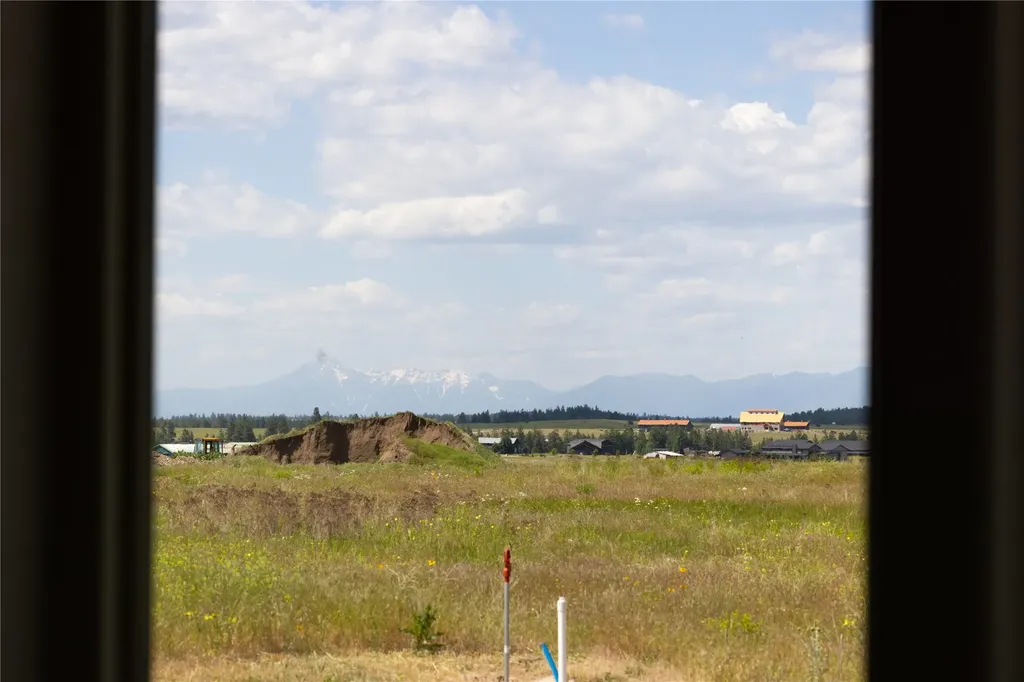 815 Velvet Grove Eureka MT 59917