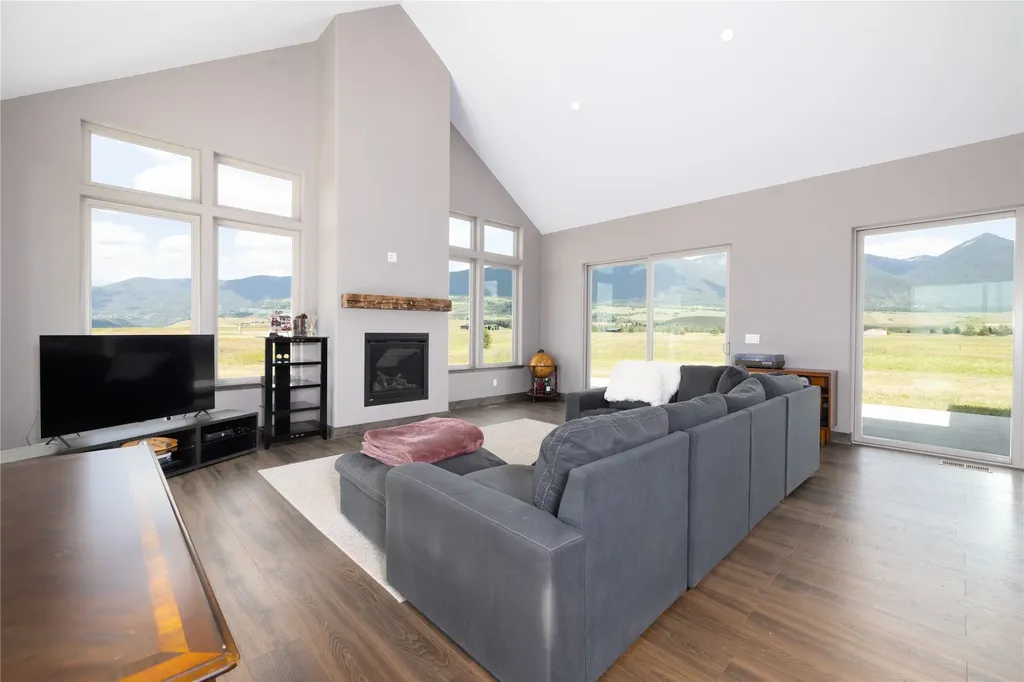 815 Velvet Grove Eureka MT 59917