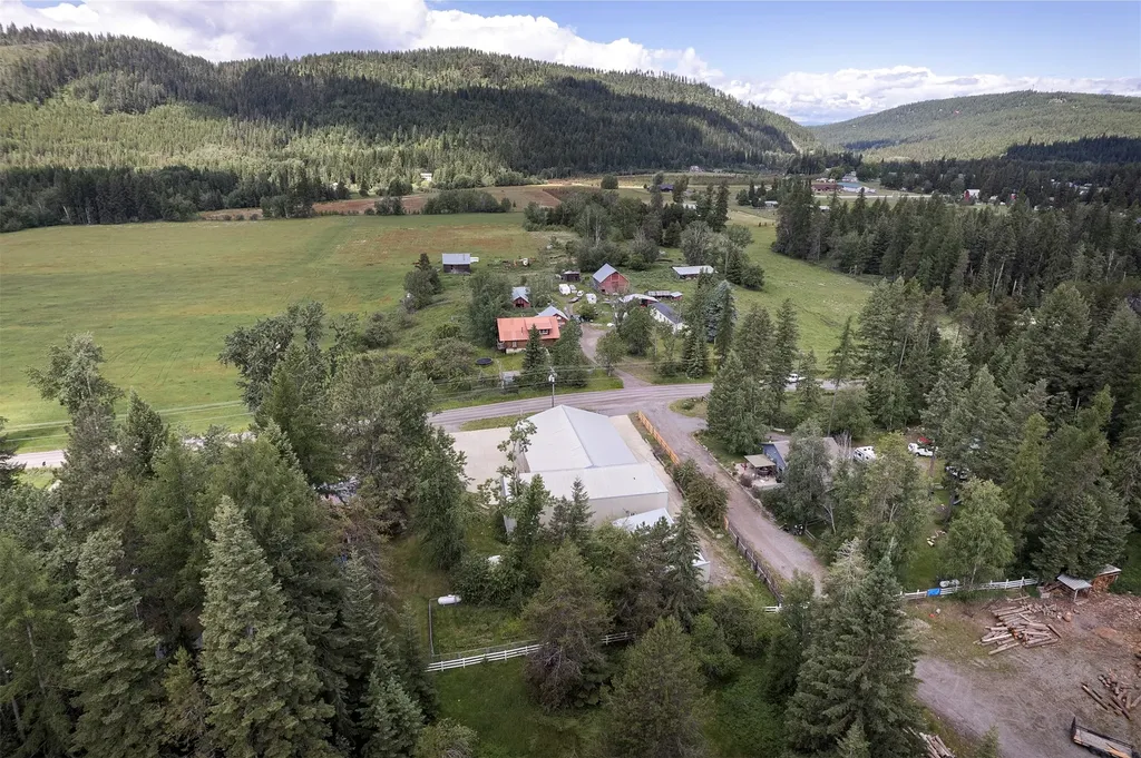 31566 S Ferndale Drive Bigfork MT 59911