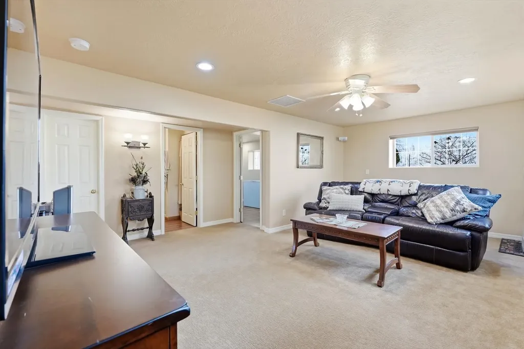 786 Ropin Horse Lane Hamilton MT 59840