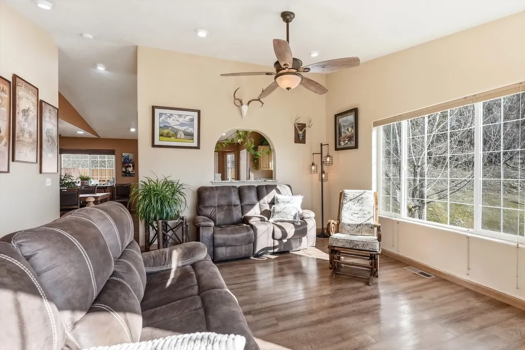 786 Ropin Horse Lane Hamilton MT 59840