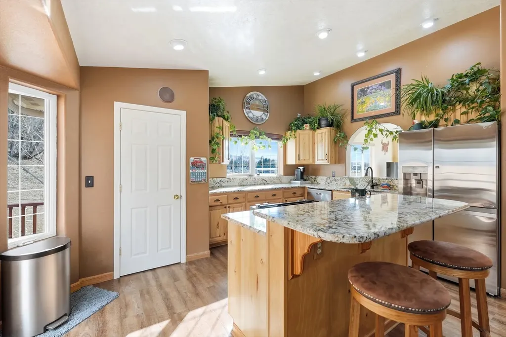 786 Ropin Horse Lane Hamilton MT 59840
