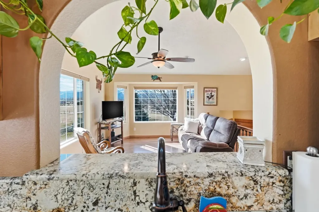 786 Ropin Horse Lane Hamilton MT 59840